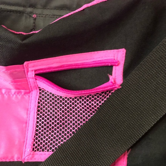 Hello Kitty Messenger Bag black and pink used condition.  Missing zipper piece - Picture 9 of 9